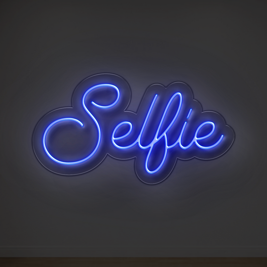 Scrtita Neon Selfie